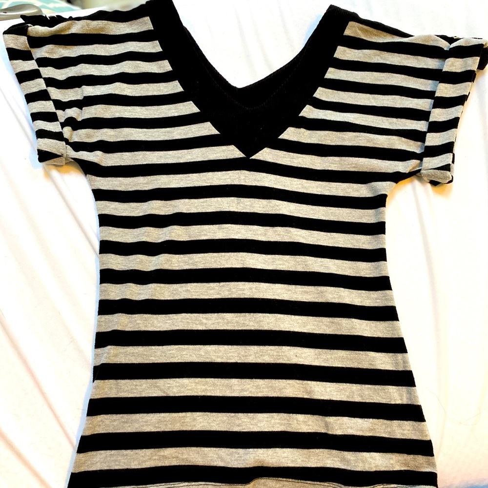 Striped v neck sweater (light sweater)